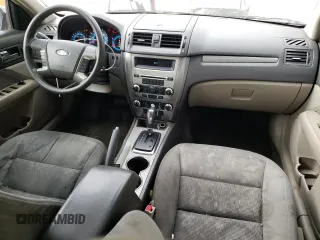 2010 Ford Fusion SE with VIN 3FAHP0HG0AR430215, listed as a Copart auction lot 68219033 with 215,228 mi miles and Non Repairable. Bid and sale history available at DreamBid. Image 8.