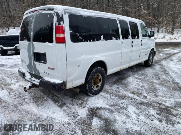 2006 GMC Savana z VIN 1GJHG39U461144037, wystawiony jako Copart lot #43477765 z przebiegiem 113 395 mil mil oraz Czysty tytuł • Clean title. Historia ofert i sprzedaży dostępna na DreamBid. Obrazek 4.