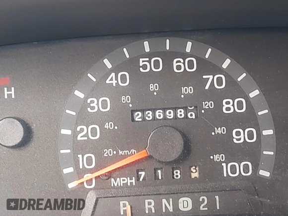 2003 Ford Econoline Passenger XL with VIN 1FDSS31L13HB83911, listed as a IAAI auction lot 42213376 with 236,989 mi miles. Bid and sale history available at carsss.com. Image 15.
