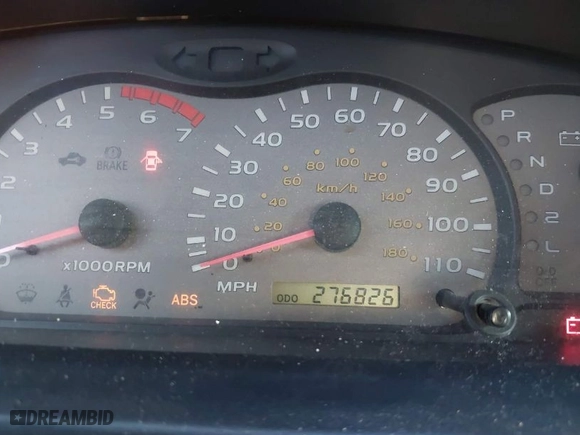 2001 Toyota Sequoia Limited with VIN 5TDBT48A51S020330, listed as a IAAI auction lot 41914917 with 276,826 mi miles. Bid and sale history available at carsss.com. Image 7.