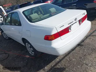 2001 Toyota Camry CE with VIN 4T1BG22K91U856689, listed as a IAAI auction lot 41753957 with 246,310 mi miles. Bid and sale history available at carsss.com. Image 3.