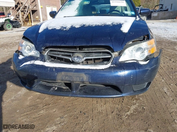 2007 Subaru Legacy Wagon Special Edition with VIN 4S3BP616877324034, listed as a IAAI auction lot 41990610 with 136,609 mi miles. Bid and sale history available at carsss.com. Image 6.