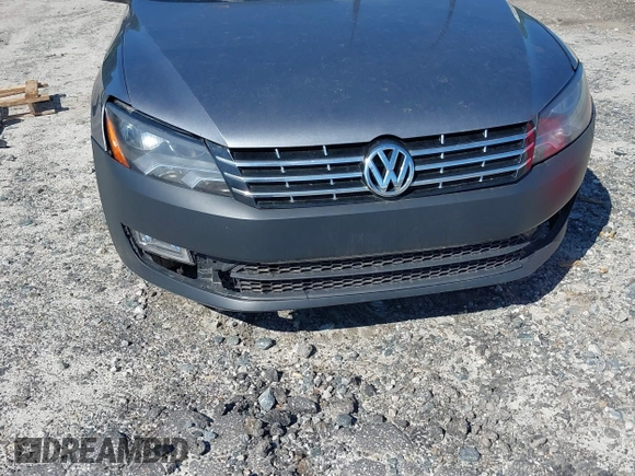 2013 Volkswagen Passat SEL Premium z VIN 1VWCP7A30DC131781, wystawiony jako IAAI lot #42193228 z przebiegiem Nie podano mil oraz . Historia ofert i sprzedaży dostępna na DreamBid. Obrazek 6.