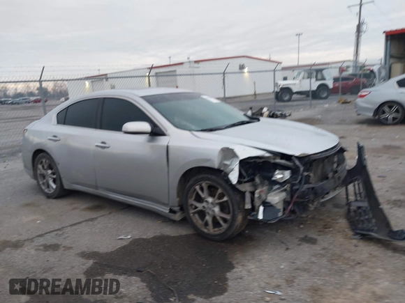 2014 Nissan Maxima SV z VIN 1N4AA5AP0EC485438, wystawiony jako IAAI lot #41346586 z przebiegiem 148 579 mil mil oraz . Historia ofert i sprzedaży dostępna na DreamBid. Obrazek 1.