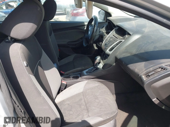 2014 Ford Focus SE with VIN 1FADP3F26EL270868, listed as a IAAI auction lot 41826493 with 164,595 mi miles. Bid and sale history available at carsss.com. Image 5.