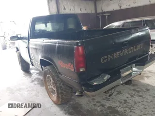 1988 Chevrolet Silverado 1500 with VIN 1GCDK14K5JZ222205, listed as a IAAI auction lot 42077891 with 315,410 mi miles and . Bid and sale history available at DreamBid. Image 3.