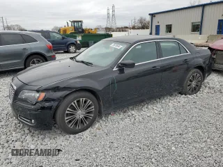 2013 Chrysler 300 S z VIN 2C3CCAGT4DH741560, wystawiony jako Copart lot #78879594 z przebiegiem 161 647 mil mil oraz Szkoda całkowita • Salvage title. Historia ofert i sprzedaży dostępna na DreamBid. Obrazek 1.