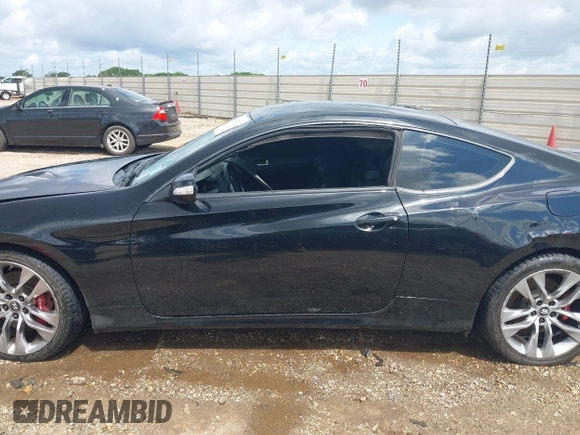 2014 Hyundai Genesis Coupe Ultimate with VIN KMHHU6KJ1EU120076, listed as a IAAI auction lot 42373762 with 100,537 mi miles and . Bid and sale history available at DreamBid. Image 15.