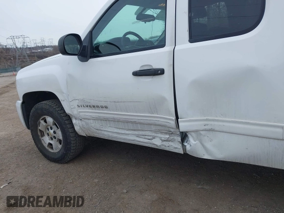 2011 Chevrolet Silverado 1500 LT with VIN 1GCRKSE06BZ186048, listed as a IAAI auction lot 41618521 with 291,361 mi miles and . Bid and sale history available at DreamBid. Image 6.