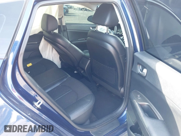 2019 Kia Optima LX with VIN 5XXGT4L38KG365515, listed as a IAAI auction lot 41829120 with 86,510 mi miles. Bid and sale history available at carsss.com. Image 8.