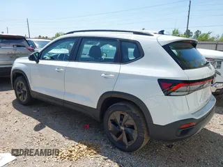 2025 Volkswagen Taos z VIN 3VV5C7B23SM008129, wystawiony jako IAAI lot #41879531 z przebiegiem 3423 mil mil oraz . Historia ofert i sprzedaży dostępna na DreamBid. Obrazek 3.