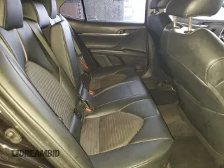 2022 Toyota Camry SE z VIN 4T1G11AK9NU057987, wystawiony jako Copart lot #56749015 z przebiegiem 85 171 mil mil oraz Czysty tytuł • Clean title. Historia ofert i sprzedaży dostępna na DreamBid. Obrazek 10.