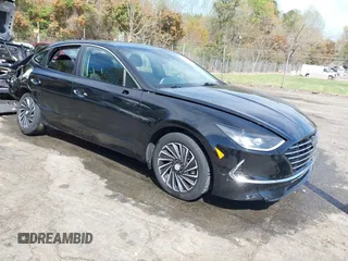 2022 Hyundai Sonata Hybrid SEL with VIN KMHL34JJ9NA045924, listed as a IAAI auction lot 41918996 with 86,081 mi miles. Bid and sale history available at carsss.com. Image 1.