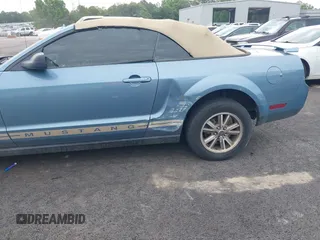 2005 Ford Mustang Deluxe with VIN 1ZVHT84N355253948, listed as a IAAI auction lot 42184141 with 182,119 mi miles and . Bid and sale history available at DreamBid. Image 17.