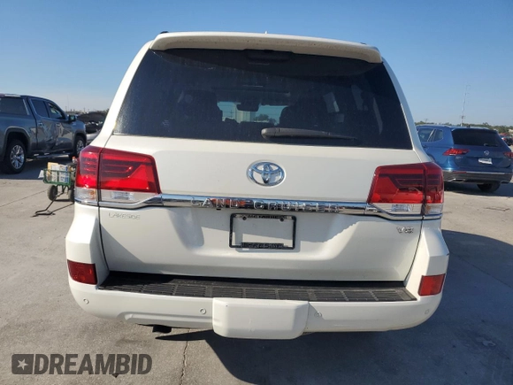 2016 Toyota Land Cruiser z VIN JTMCY7AJ2G4041240, wystawiony jako Copart lot #74304804 z przebiegiem 39 297 mil mil oraz Szkoda całkowita • Salvage title. Historia ofert i sprzedaży dostępna na DreamBid. Obrazek 6.