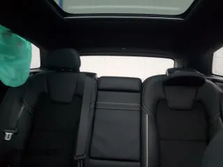 2019 Volvo XC60 R-Design z VIN LYVA22RM1KB278556, wystawiony jako Copart lot #84701704 z przebiegiem 50 721 mil mil oraz Nie do naprawy • Non repairable. Historia ofert i sprzedaży dostępna na DreamBid. Obrazek 10.