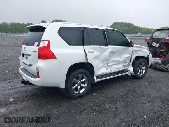 2011 Lexus GX 460 z VIN JTJBM7FX0B5028569, wystawiony jako IAAI lot #42177369 z przebiegiem 223 024 mil mil oraz . Historia ofert i sprzedaży dostępna na DreamBid. Obrazek 4.