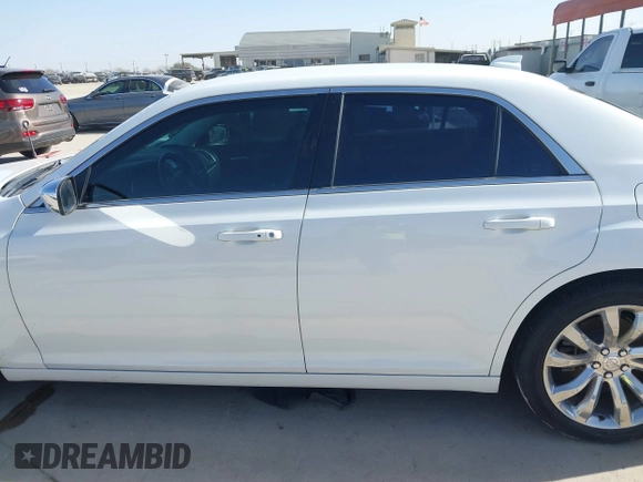 2019 Chrysler 300 Touring with VIN 2C3CCAAG0KH505545, listed as a IAAI auction lot 41679928 with 68,643 mi miles. Bid and sale history available at carsss.com. Image 15.
