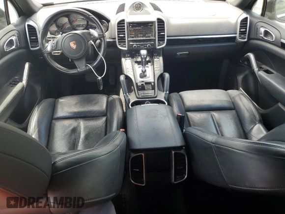 2014 Porsche Cayenne z VIN WP1AA2A20ELA95807, wystawiony jako Copart lot #57442775 z przebiegiem 142 845 mil mil oraz Szkoda całkowita • Salvage title. Historia ofert i sprzedaży dostępna na DreamBid. Obrazek 8.