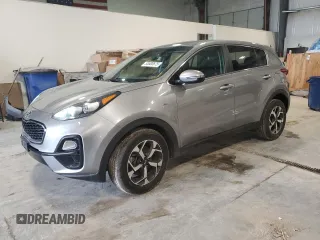 2021 Kia Sportage LX z VIN KNDPMCAC9M7885972, wystawiony jako Copart lot #55500675 z przebiegiem 61 564 mil mil oraz Szkoda całkowita • Salvage title. Historia ofert i sprzedaży dostępna na DreamBid. Obrazek 1.