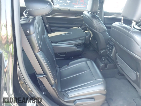 2024 Jeep Grand Cherokee Limited z VIN 1C4RJKBG3R8549670, wystawiony jako IAAI lot #42685618 z przebiegiem 41 868 mil mil oraz . Historia ofert i sprzedaży dostępna na DreamBid. Obrazek 8.