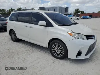 2018 Toyota Sienna XLE Auto Access Seat with VIN 5TDYZ3DC9JS960124, listed as a Copart auction lot 54828065 with 109,021 mi miles and Clean Title. Bid and sale history available at carsss.com. Image 4.