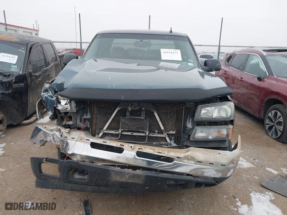 2006 Chevrolet Silverado 1500 LT2 with VIN 1GCEK19B56Z135148, listed as a IAAI auction lot 41616433 with 241,628 mi miles. Bid and sale history available at carsss.com. Image 13.