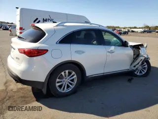 2010 Infiniti FX z VIN JN8AS1MW2AM856577, wystawiony jako Copart lot #52275445 z przebiegiem 99 298 mil mil oraz Nie do naprawy • Non repairable. Historia ofert i sprzedaży dostępna na DreamBid. Obrazek 3.