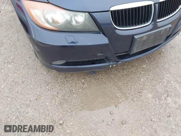 2006 BMW 3 Series 325i with VIN WBAVB17586NK40817, listed as a IAAI auction lot 41514714 with 156,789 mi miles. Bid and sale history available at carsss.com. Image 6.