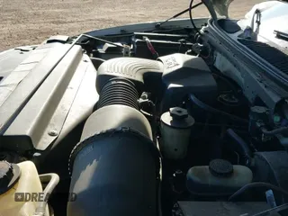 2000 Ford F-150 с VIN 2FTPX17LXYCA23919, выставлен на аукционе IAAI как лот 41625192 с пробегом 141 028 миль миль и . История ставок и продаж доступна на DreamBid. Изображение 19.
