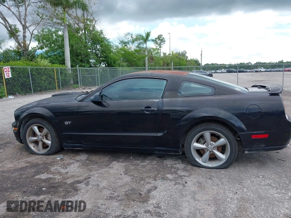 2007 Ford Mustang GT Deluxe with VIN 1ZVHT82H775289013, listed as a IAAI auction lot 42815485 with 167,390 mi miles and . Bid and sale history available at DreamBid. Image 14.