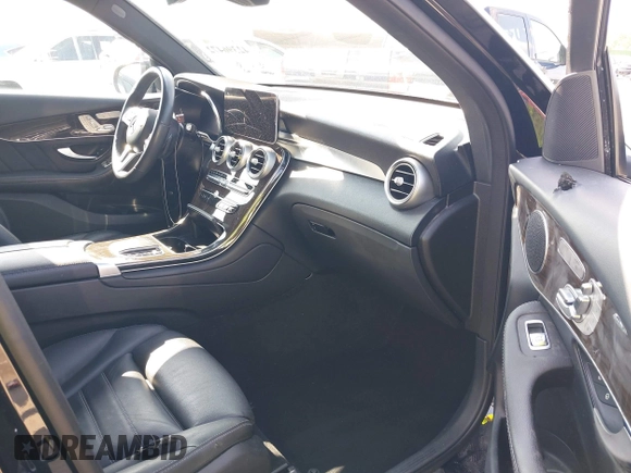 2022 Mercedes-Benz GLC 300 z VIN W1N0G8DB8NV351408, wystawiony jako IAAI lot #42396472 z przebiegiem 61 766 mil mil oraz . Historia ofert i sprzedaży dostępna na DreamBid. Obrazek 5.
