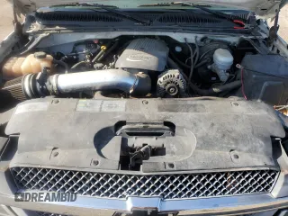2005 Chevrolet Silverado 1500 LS z VIN 1GCEK19V45E151261, wystawiony jako Copart lot #61556275 z przebiegiem 329 943 mil mil oraz Czysty tytuł • Clean title. Historia ofert i sprzedaży dostępna na DreamBid. Obrazek 11.