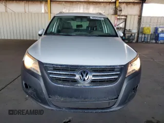 2010 Volkswagen Tiguan S with VIN WVGAV7AXXAW538127, listed as a Copart auction lot 42022225 with 116,008 mi miles and Clean title. Bid and sale history available at DreamBid. Image 5.