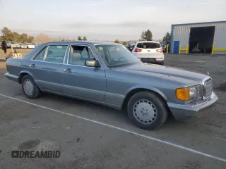 1987 Mercedes-Benz 300 SDL with VIN WDBCB25D8HA308682, listed as a Copart auction lot 85747364 with 250,052 mi miles and Clean Title. Bid and sale history available at carsss.com. Image 4.