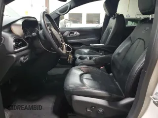 2020 Chrysler Pacifica Launch Edition z VIN 2C4RC3BG6LR290040, wystawiony jako Copart lot #88406525 z przebiegiem 38 670 mil mil oraz Szkoda całkowita • Salvage title. Historia ofert i sprzedaży dostępna na DreamBid. Obrazek 7.