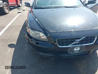 2010 Volvo C70 z VIN YV1672MC3AJ092362, wystawiony jako IAAI lot #42536725 z przebiegiem 79 474 mil mil oraz . Historia ofert i sprzedaży dostępna na DreamBid. Obrazek 6.
