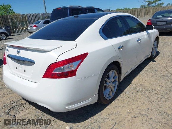 2010 Nissan Maxima 3.5 SV w/Premium Pkg with VIN 1N4AA5AP0AC864580, listed as a IAAI auction lot 42142007 with 186,845 mi miles. Bid and sale history available at carsss.com. Image 4.