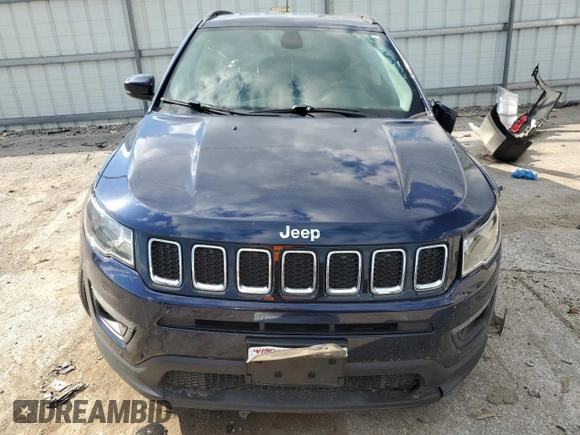 2018 Jeep Compass Latitude z VIN 3C4NJDBB5JT400553, wystawiony jako Copart lot #57513225 z przebiegiem 120 400 mil mil oraz Szkoda całkowita • Salvage title. Historia ofert i sprzedaży dostępna na DreamBid. Obrazek 5.