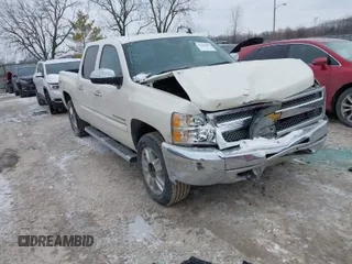 2013 Chevrolet Silverado 1500 LT with VIN 3GCPKSE76DG303067, listed as a IAAI auction lot 41624587 with 113,259 mi miles. Bid and sale history available at carsss.com. Image 1.