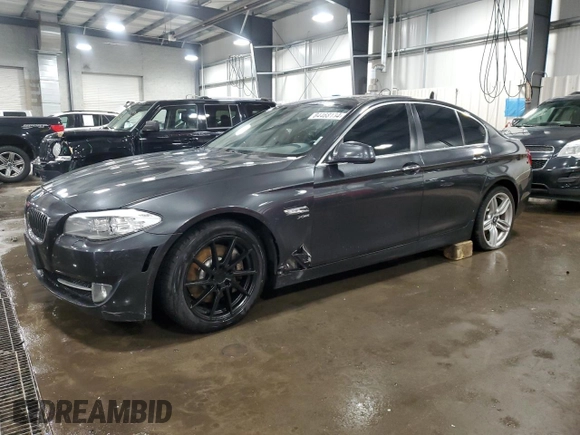 2012 BMW 5 Series 535i xDrive z VIN WBAFU7C56CDU59798, wystawiony jako Copart lot #84468134 z przebiegiem 181 664 mil mil oraz Szkoda całkowita • Salvage title. Historia ofert i sprzedaży dostępna na DreamBid. Obrazek 1.