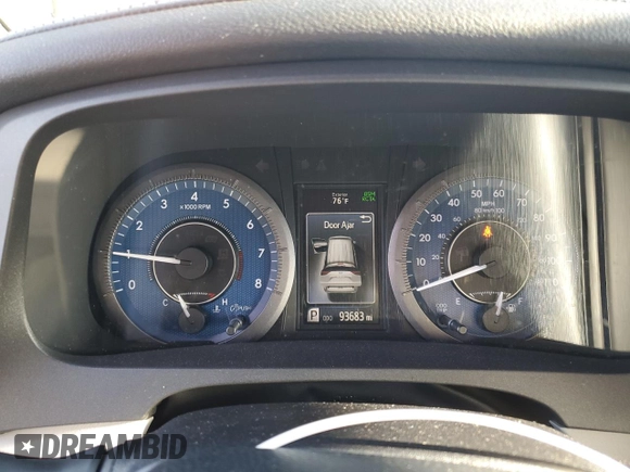 2020 Toyota Sienna XLE with VIN 5TDDZ3DC3LS237516, listed as a Copart auction lot 43732545 with 93,683 mi miles and Salvage title. Bid and sale history available at DreamBid. Image 9.