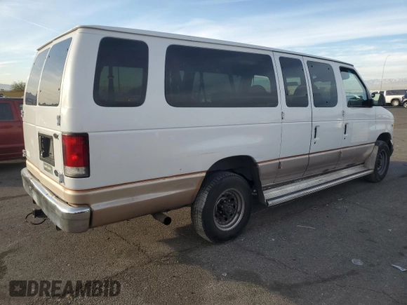 2000 Ford Econoline Passenger XL with VIN 1FBSS31L5YHA09064, listed as a Copart auction lot 84828844 with 257,973 mi miles and Salvage Title. Bid and sale history available at DreamBid. Image 3.