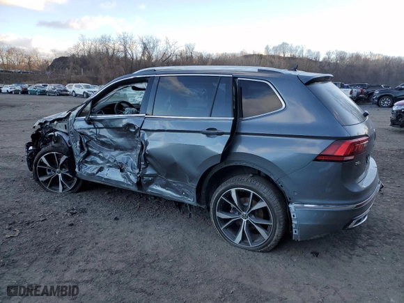 2024 Volkswagen Tiguan SEL R-Line with VIN 3VV4B7AX9RM160230, listed as a Copart auction lot 41581845 with 295 mi miles and Salvage Title. Bid and sale history available at carsss.com. Image 2.