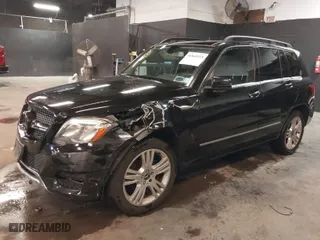 2015 Mercedes-Benz GLK-Class GLK 350 with VIN WDCGG8JB5FG381105, listed as a IAAI auction lot 41810355 with 117,320 mi miles. Bid and sale history available at carsss.com. Image 2.