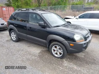 2009 Hyundai Tucson Limited with VIN KM8JN12D59U982332, listed as a IAAI auction lot 42044446 with 172,215 mi miles. Bid and sale history available at carsss.com. Image 1.