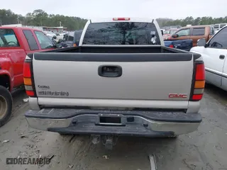 2007 GMC Sierra 2500HD SLE with VIN 1GTHK23U07F124297, listed as a IAAI auction lot 41387846 with 207,448 mi miles. Bid and sale history available at carsss.com. Image 17.