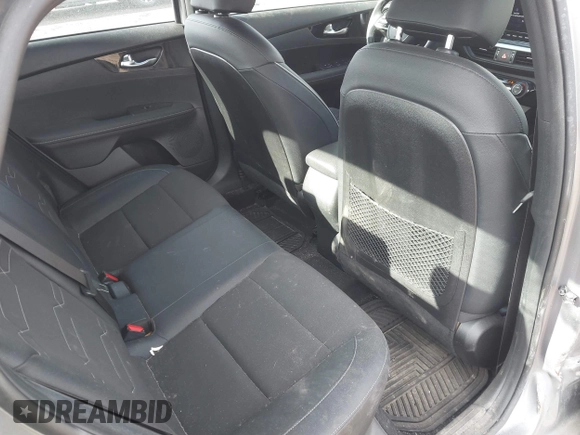 2023 Kia Forte GT-Line z VIN 3KPF54AD4PE553188, wystawiony jako IAAI lot #41847958 z przebiegiem 27 820 mil mil oraz . Historia ofert i sprzedaży dostępna na DreamBid. Obrazek 8.