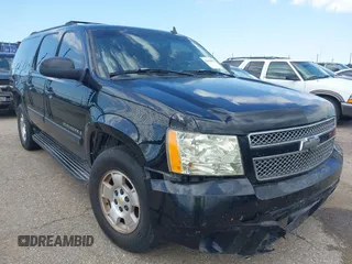 2007 Chevrolet Suburban LT with VIN 3GNFC16017G165602, listed as a IAAI auction lot 42680551 with 122,310 mi miles and . Bid and sale history available at DreamBid. Image 1.