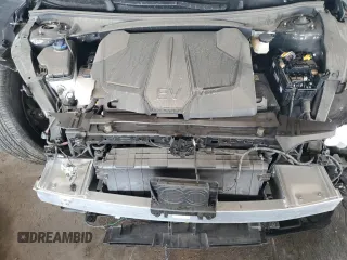 2024 Kia EV6 Light Long Range with VIN KNDC3DLC3R5186280, listed as a Copart auction lot 82421014 with 1,352 mi miles and Salvage Title. Bid and sale history available at carsss.com. Image 12.